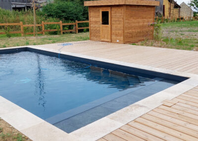 Piscine extérieure avec plage immergée